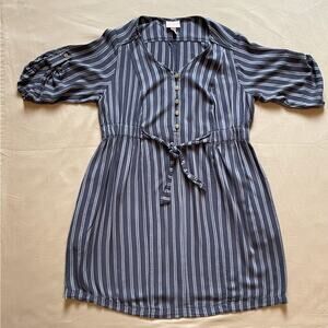 3/$10 Isabel Maternity Blue and White Striped Tunic Top Size Small